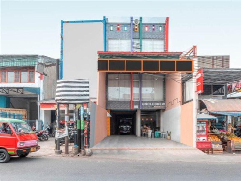 RedDoorz near Plaza Pondok Gede Bekasi Bagian luar foto
