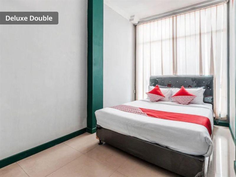 RedDoorz near Plaza Pondok Gede Bekasi Bagian luar foto