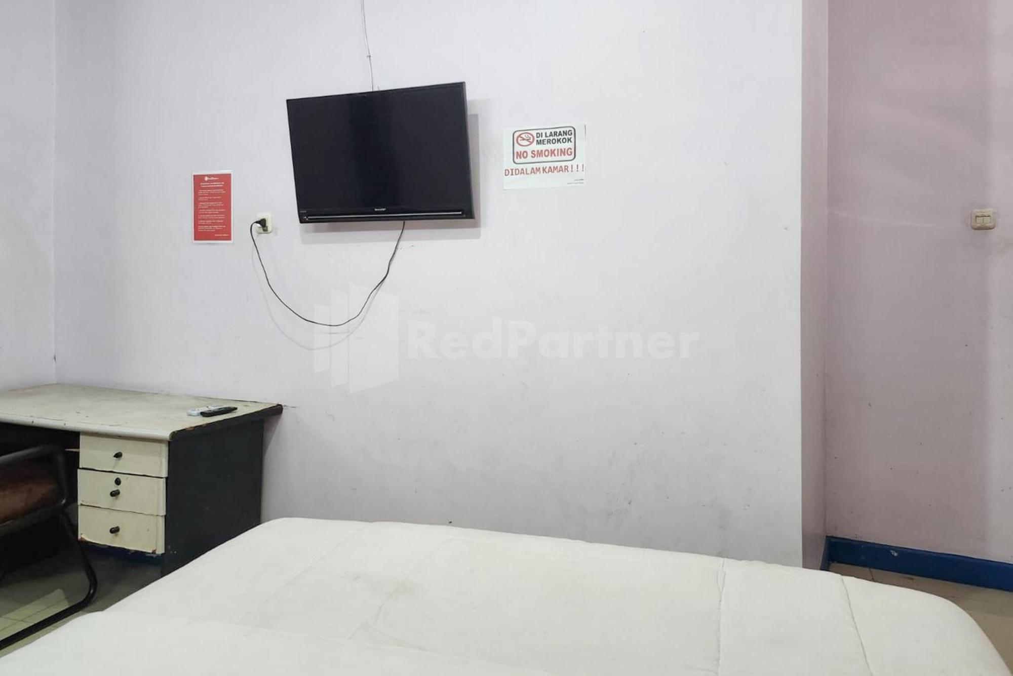 RedDoorz near Plaza Pondok Gede Bekasi Bagian luar foto
