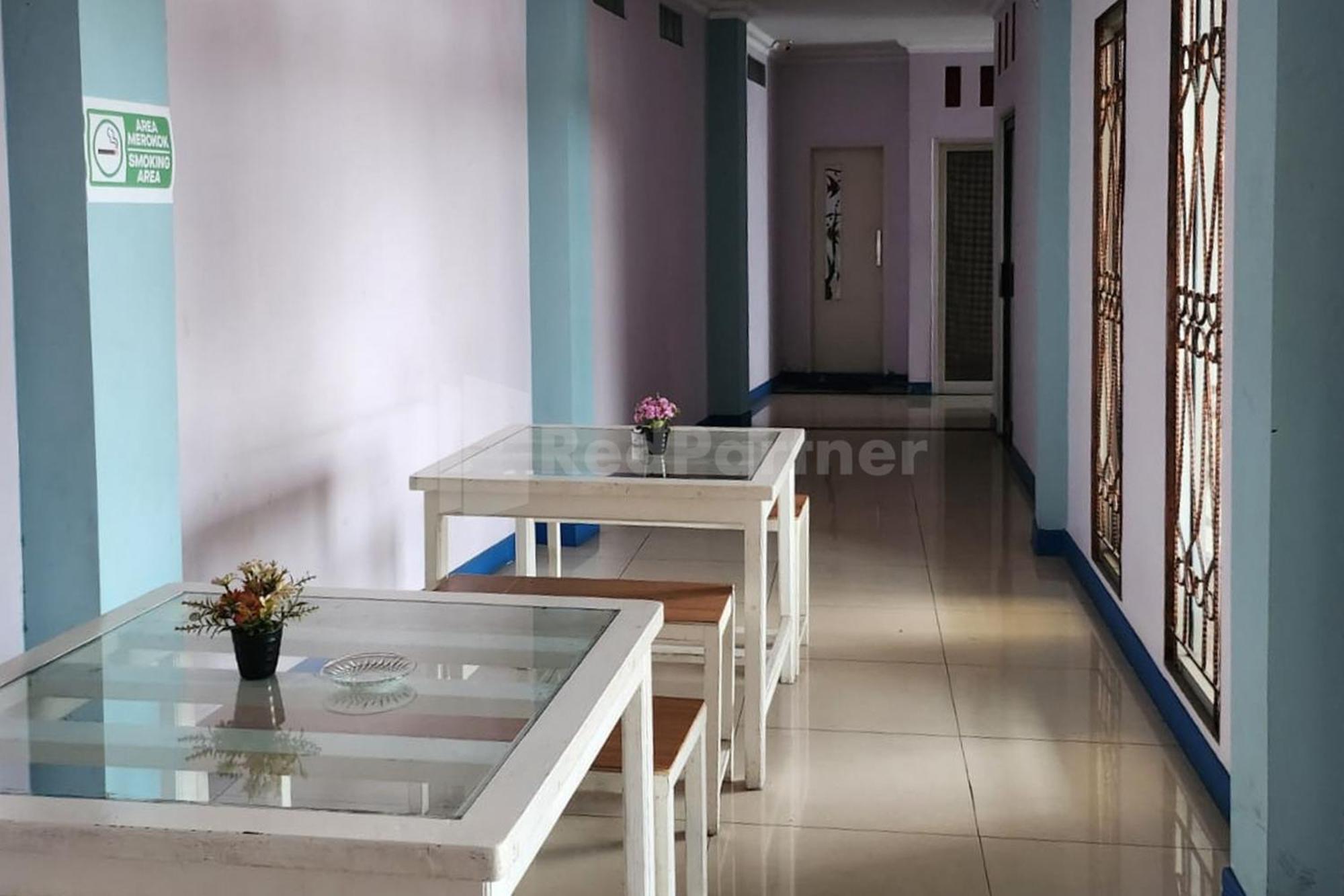 RedDoorz near Plaza Pondok Gede Bekasi Bagian luar foto
