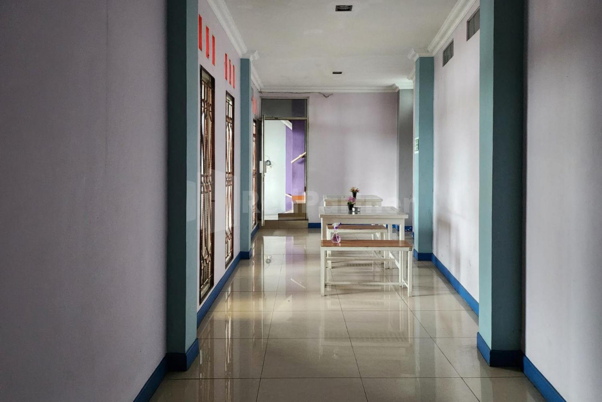 RedDoorz near Plaza Pondok Gede Bekasi Bagian luar foto