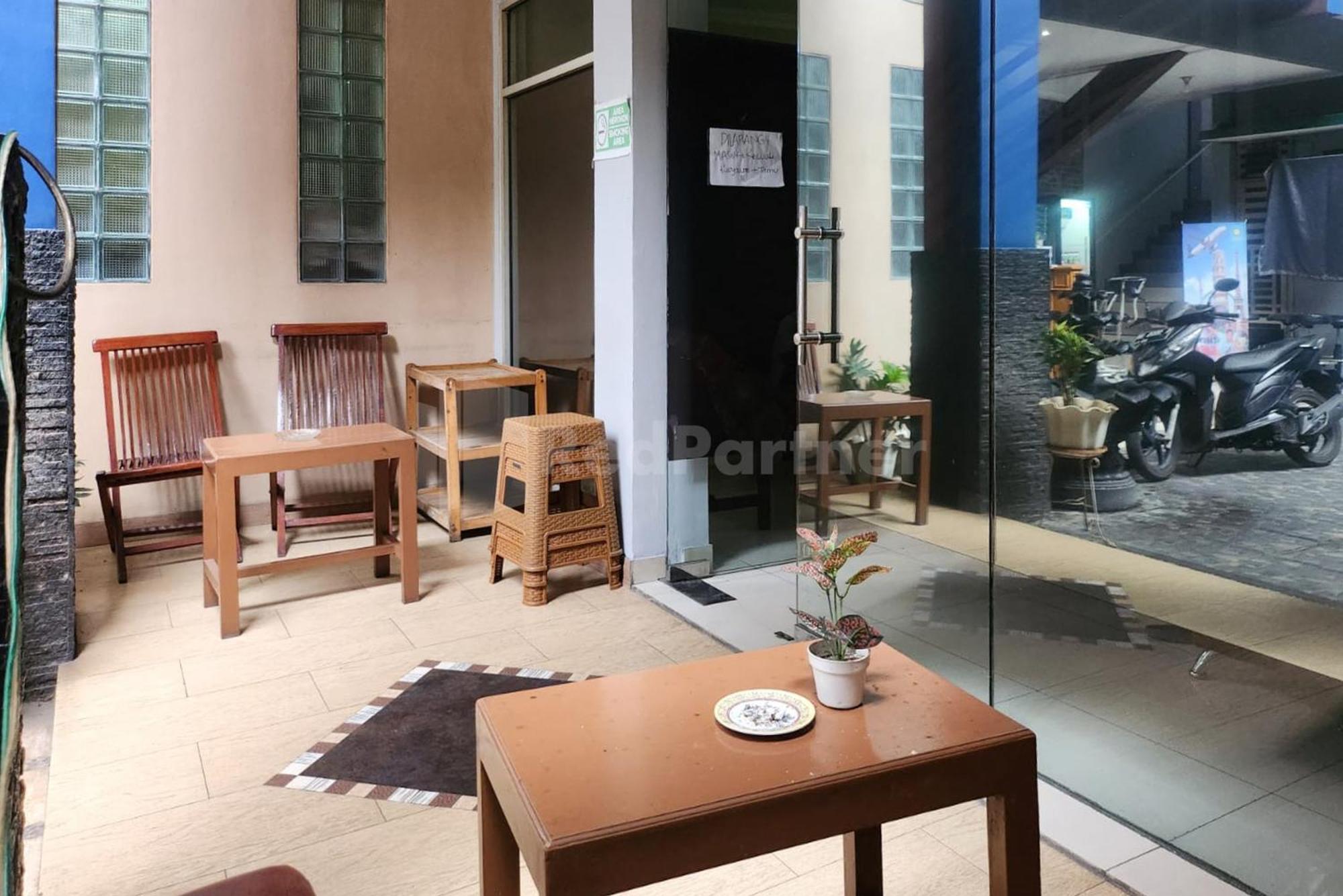 RedDoorz near Plaza Pondok Gede Bekasi Bagian luar foto