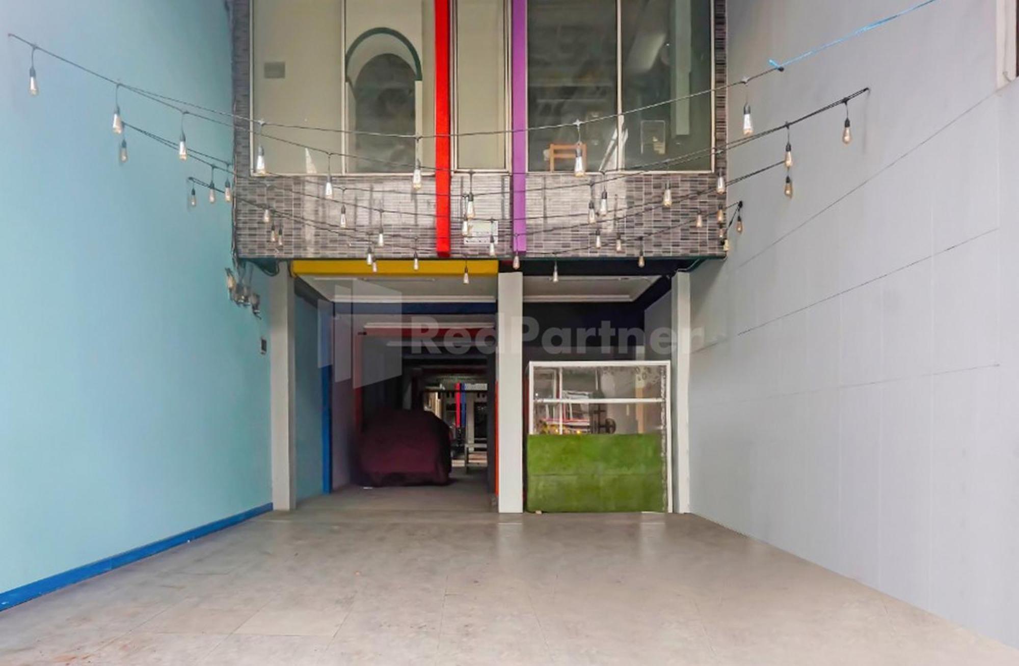 RedDoorz near Plaza Pondok Gede Bekasi Bagian luar foto