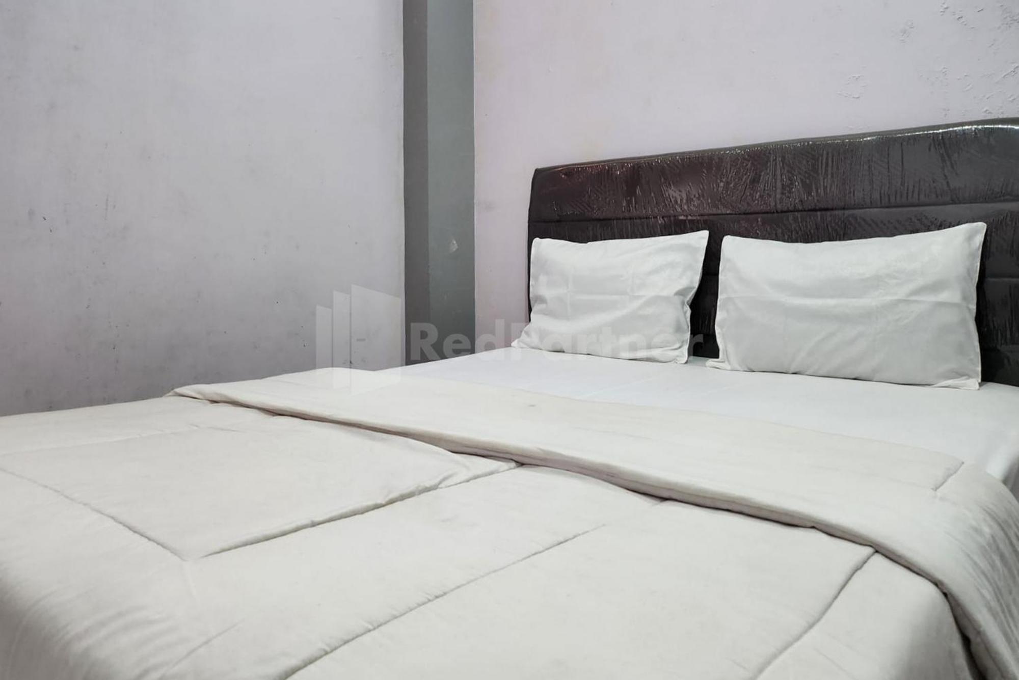 RedDoorz near Plaza Pondok Gede Bekasi Bagian luar foto