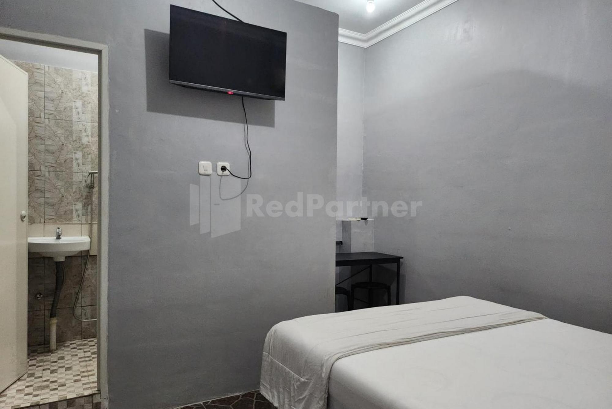 RedDoorz near Plaza Pondok Gede Hotel Jakarta Bagian luar foto